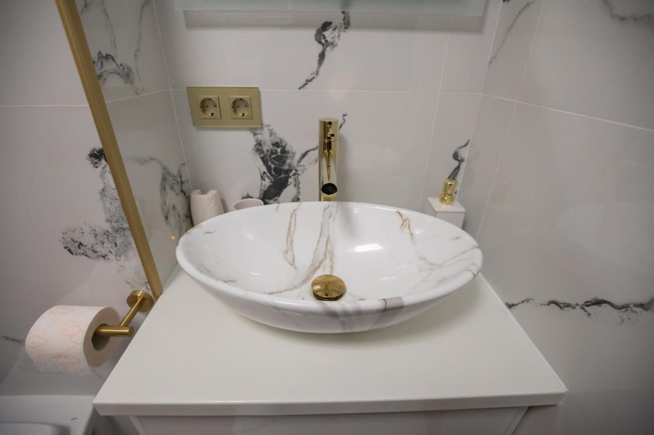 Apartament Gold Tirgu Ocna Bagian luar foto