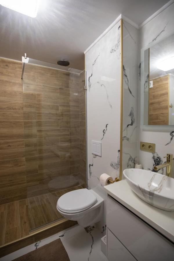 Apartament Gold Tirgu Ocna Bagian luar foto
